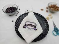Serviettes de table en lin 100% faites à la main, écologiques, personnalisées avec broderie de nom, ensemble pour dîner romantique de la Saint-Valentin, fête à la maison