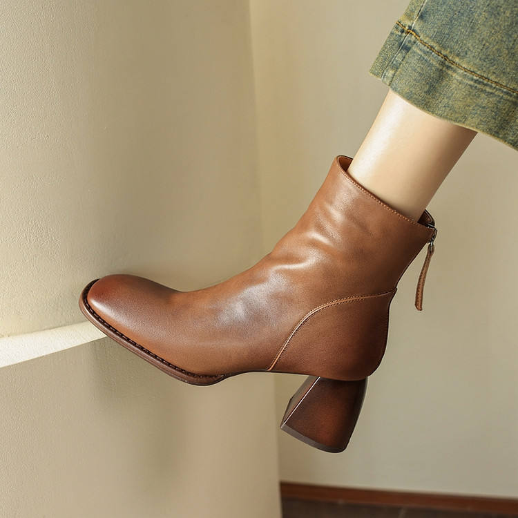 สีน้ำตาล