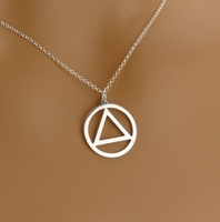 Collier de sobriété plaqué or 18 carats de haute qualité, cadeau de récupération, sans ternissement, symbole de l'Alcoolisme anonyme, pendentif, bijoux