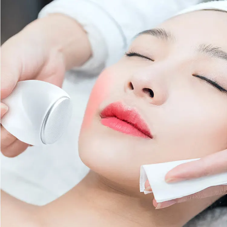 2024 Trending Product Het Ijs Face Roller Cryo Ice Eye Tool Nuttig Voor Acne Gevoelige Huid Roller