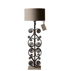 Lampadaire moderne en fer, design en spirale, abat-jour cylindrique en métal gris, hauteur réglable, lumière LED blanc chaud, E26 Ra90, usage résidentiel - Product Image 1