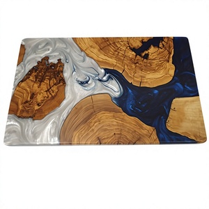 Planche à découper élégante et luxueuse en bois et résine, artisanale, pour la cuisine et le service au quotidien. - Product Image 1