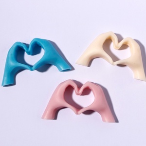 Moule en silicone en gros pour la Saint-Valentin, motif geste d'amour, pour bougies parfumées et résine - Product Image 1