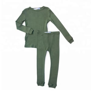 Conjunto de ropa interior térmica suave y cómoda de lana merino para niños - Product Image 4