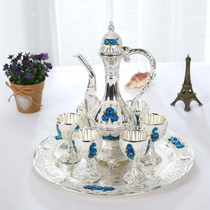 Décoration de <span class=keywords><strong>table</strong></span> de maison vintage de style arabe Coffret cadeau de tasse à vin haut de gamme en alliage d'<span class=keywords><strong>or</strong></span> avec plateau - Product Image 3