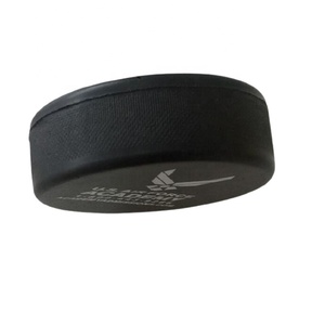Nouvelle conception de rondelles de hockey sur glace, impression UV, équipement sportif en caoutchouc durable, personnalisable, vierge, bon marché et durable - Product Image 4