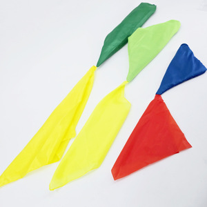 Pañuelo de seda que cambia de cuatro colores, accesorios mágicos mini Kingmagic al por mayor, juguetes para niños y actuaciones interactivas - Product Image 2