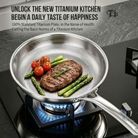 Poêle en titane pour la cuisine domestique, poêle à frire en acier martelé sans revêtement pour cuisinière à gaz et à induction