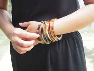 กำไลเขาควายธรรมชาติทำด้วยมือสำหรับผู้หญิงสร้อยข้อมือแฟชั่นทันสมัยเป็นมิตรกับสิ่งแวดล้อมเหมาะสำหรับสวมใส่ในชีวิตประจำวัน - Product Image 4