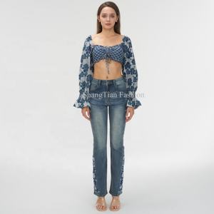 Fabricante OEM, Jeans de Cintura Baja para Mujer, Lavado Medio, Bordado Floral, Pantalones de Mezclilla de Pierna Recta - Product Image 3