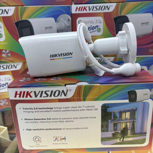 Caméra IP fixe Hikvision ColorVu 3.0 DS-2CD1047G3-LIU 4 MP avec détection de mouvement 3.0 Hik-Connect, imagerie couleur 24/7, IP67, pour la maison - Product Image 1
