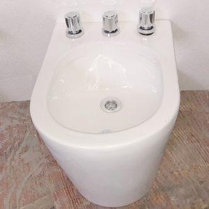 Le donne lavano gli ugelli intelligenti della toilette bidet femminile <span class=keywords><strong>3</strong></span> fori miscelatore deviatore montato sanitario set vaso filomura WCS in bianco lucido - Product Image 1