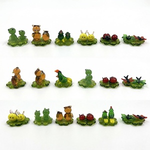 ตุ๊กตาสัตว์จิ๋วธีมครอบครัว ทำจากแก้ว งานแฮนด์เมด ตกแต่งบ้าน โต๊ะทำงาน ชั้นวางของ และเป็นของขวัญ รูปแบบใบโคลเวอร์สี่แฉก - Product Image 3