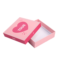 Emballage de luxe personnalisé en carton rigide rose pour bijoux, vêtements et cosmétiques, avec couvercle en deux parties, gaufrage et revêtement UV