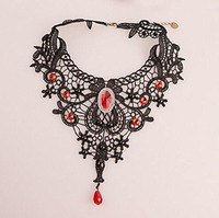 Gargantilla gótica sencilla para mujer, collar de encaje, cadena de serpiente negra exagerada, clavícula, patrón de mariposa hecho a mano, joyería dorada