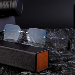 Lunettes de soleil carrées personnalisées à bords chanfreinés pour hommes, verres PC noirs, protection UV400, style Instagram, lunettes de mode - Product Image 4