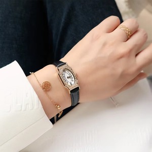 Reloj de Cuarzo Dorado Pequeño para Mujer, Diseño Cuadrado Artístico Retro, Simple y Elegante - Product Image 5
