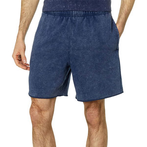 กางเกงขาสั้นผู้ชายแบบย้อมสีเอซิด ระบายอากาศได้ดี เป็นมิตรกับสิ่งแวดล้อม สีและขนาดปรับแต่งได้ แฟชั่นสตรีทแวร์ โลโก้สั่งทำได้ กางเกงขาสั้นลำลองสำหรับฤดูร้อน - Product Image 1