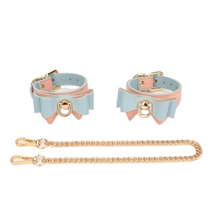 Set de Siete Productos para Adultos: Collares, Esposas, Grilletes para Tobillos, Accesorios de Cuero, Corbatas, Juguetes Eróticos BDSM - Product Image 3