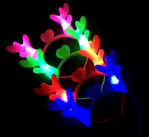 Diadema Navideña Brillante con Diseño de Dibujos Animados, Suministros de Decoración Navideña, Luces LED, Diadema con Plumas de Reno y Hebilla - Product Image 1