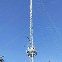 Menara telekomunikasi angin gunung baja kekuatan tinggi aksesori tahan lama untuk infrastruktur komunikasi