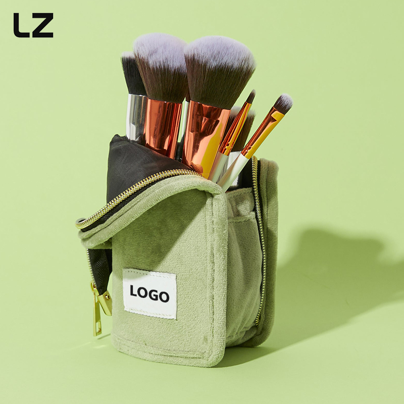 Astuccio in velluto verde salvia