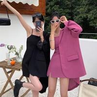 Vente en gros Automne Chic minorité française revers trois boutons costume avec sangle fendue à l'intérieur manteau robe costume femmes ensembles