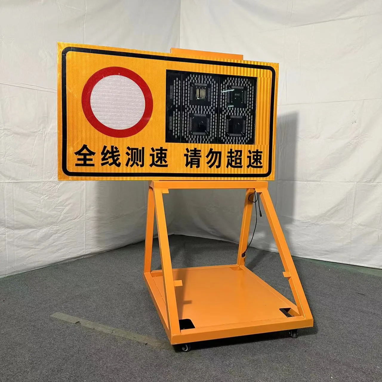 Radar tabanlı değişken mesajlaşma karayolu hızı uyarı işareti güneş trafik sınırı hız işareti karayolu güvenlik işaretleri alüminyum Xintong