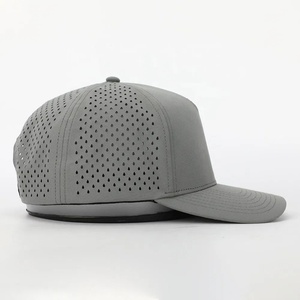 Casquette de baseball sportive 6 panneaux en polyester imperméable, avec patch en caoutchouc découpé au laser, design OEM personnalisé de haute qualité pour le golf - Product Image 4