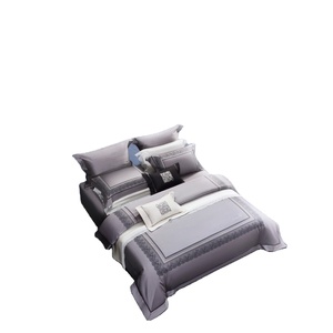 <span class=keywords><strong>Couette</strong></span> d'hiver Offre Spéciale <span class=keywords><strong>couette</strong></span> épaissie chaude vers le bas velours rempli <span class=keywords><strong>couette</strong></span> en velours double face - Product Image 1