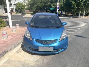 <span class=keywords><strong>Honda</strong></span> Fit 1.3 Comfort Auto 2008 Usata, Hatchback Giapponese, Guida a Sinistra, Colore Scuro, Cerchi R15, Ottima Economia di Carburante, Affidabile, Perfetta Auto Urbana - Product Image 2