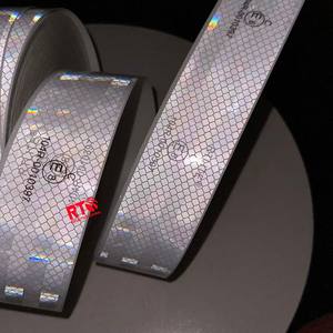 Cinta Reflectante Prismática Amarilla de 2 Pulgadas con Certificado Emark para Camiones, Material Reflectante para Camiones - Product Image 6