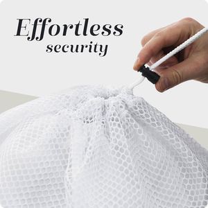 Bolsa de lavandería extragrande de poliéster con cordón, bolsa de almacenamiento de malla que protege el color para lavadoras, estilo moderno minimalista - Product Image 5