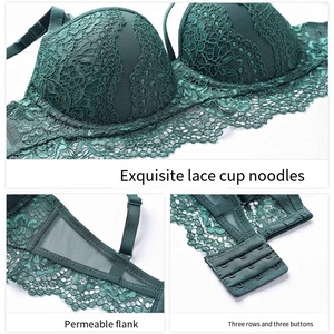 Ensemble soutien-gorge et culotte en dentelle respirante de haute qualité, lingerie push-up pour femme avec rembourrage fin en dessus et épais en dessous - Product Image 3