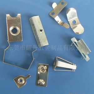 Accessoires de quincaillerie en acier estampé 18x26mm, pièces durables pour portes et fenêtres industrielles YS-0409646, installation par vis - Product Image 1