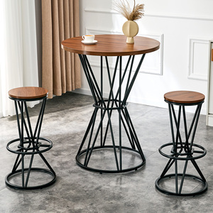 Set Tavolo da Bar con Piano in MDF Effetto Noce, Struttura in Metallo Nero Stile Industriale, Rotondo 31,5 Pollici con Due Sgabelli - Product Image 3