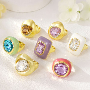 Bijoux vintage tendance, bague en cristal autrichien coloré exquis, bague de cocktail en or 14 carats pour vente en gros - Product Image 6