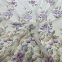 Tissu en dentelle 3D de haute qualité en gros, tissu en maille brodé avec des perles et des perles pour les vêtements et les robes