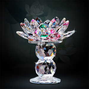 Candelabro Classico in Cristallo Colorato a Forma di Fiore di Loto Portacandele - Product Image 1