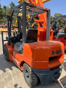 Se venden montacargas usados Heli CPCD 30 de marca china, de 3 toneladas, con motor Isuzu, y montacargas pequeños Heli CPCD30 de segunda mano. - Product Image 5