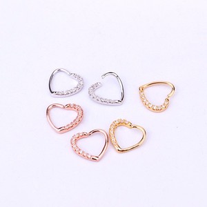 Nuevo <span class=keywords><strong>Piercing</strong></span> de Cartílago con Forma de Corazón de Cobre con Gemas de Circonio para Tragus, <span class=keywords><strong>Daith</strong></span>, Nariz, Labio, Arete, Joyería de Moda - Product Image 3