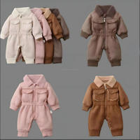 Nieuwe warme winterjumpsuit voor pasgeborenen, leren lopen leren, fluwelen dikke jumpsuit met lange mouwen voor jongens en meisjes, zachte pyjama