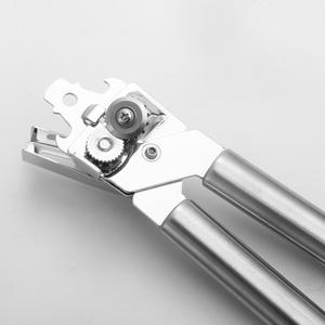 Abrelatas manual de acero inoxidable, herramienta de cocina resistente con función de abridor de botellas para una apertura fácil - Product Image 5