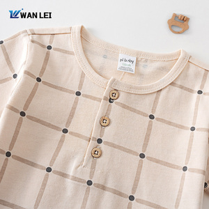 Ensemble 3 pièces pour bébés garçons : Haut en jersey CVC 180 g/m², gilet gaufré 210 g/m² et short – Vêtements assortis pour tout-petits 0-2 ans - Product Image 4