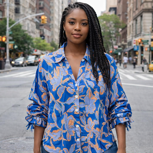 <span class=keywords><strong>Camicetta</strong></span> Oversize da Donna Personalizzata in Lino Blu e <span class=keywords><strong>Arancione</strong></span> con Stampa Astratta, Polsini con Laccetti e Chiusura Abbottonata - Top Moda - Product Image 1