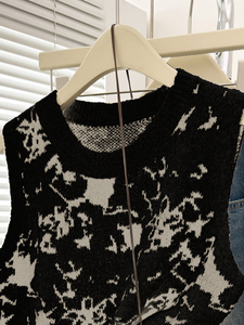 Chaleco de punto sin mangas para mujer con cuello redondo y estampado abstracto de salpicaduras de tinta, ajuste holgado, ideal para otoño e invierno como prenda exterior para capas. - Product Image 5