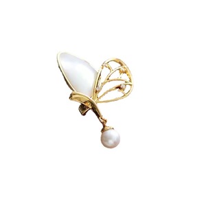 เข็มกลัดแฟชั่นระดับไฮเอนด์ ไข่มุกสีขาวขนาด 7-8 มม. ไมโครฟลอร์เลส ทรงเปลือกหอยรูปผีเสื้อ  งานประณีต  สำหรับฤดูใบไม้ร่วงและฤดูหนาว - Product Image 5