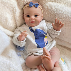 <span class=keywords><strong>Muñeca</strong></span> Reborn YOURBRAND con Cabello Rubio Liso Enraizado a Mano, Partes de Silicona y Vinilo, Cuerpo de Tela con Peso - Product Image 3