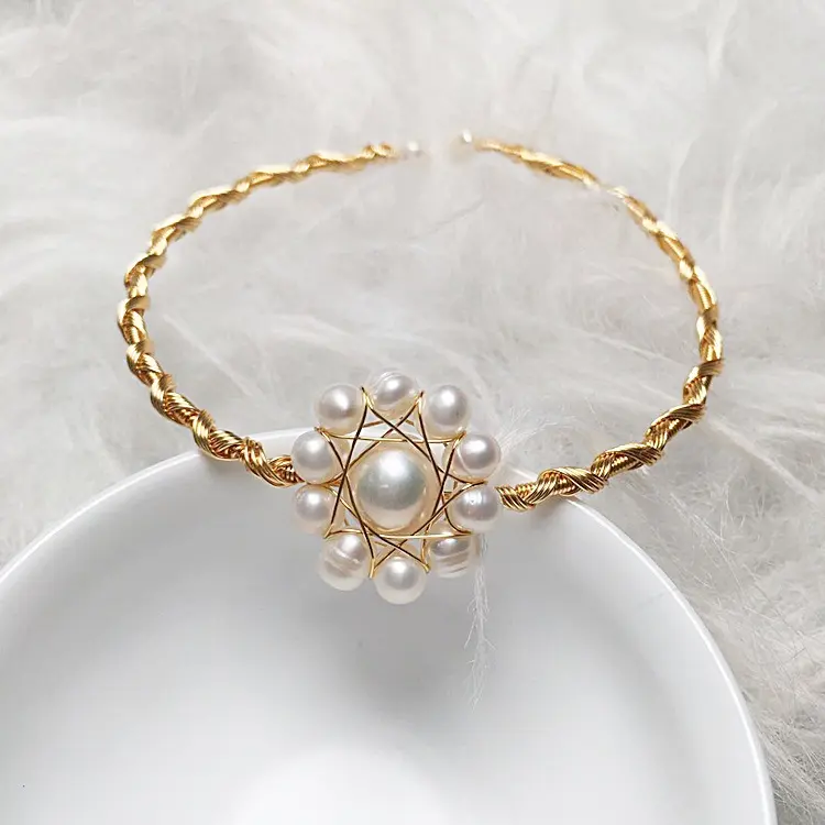 Reeti — Bracelet en perle d'eau douce pour femmes, bijoux d'été, fait à la main, breloque en or, avec breloque à fleur