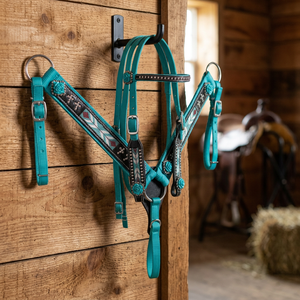 Harnais de spectacle western en cuir véritable de qualité supérieure, turquoise, avec franges et design croisé, léger et durable - Product Image 3